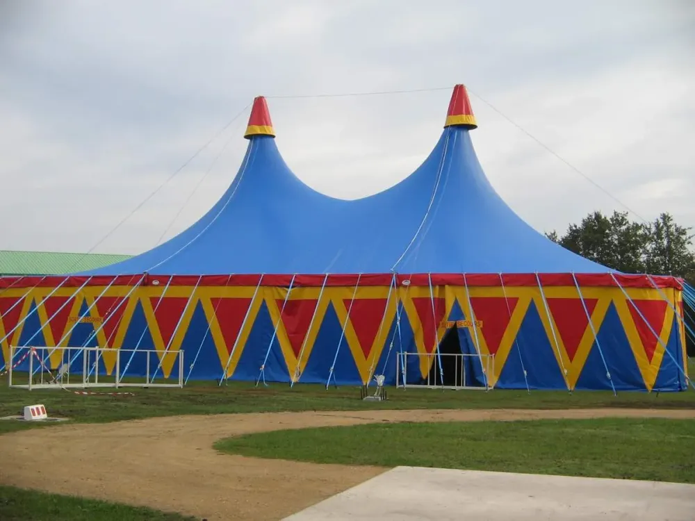 Location de chapiteau de cirque, ovales et opaques 20X30 m